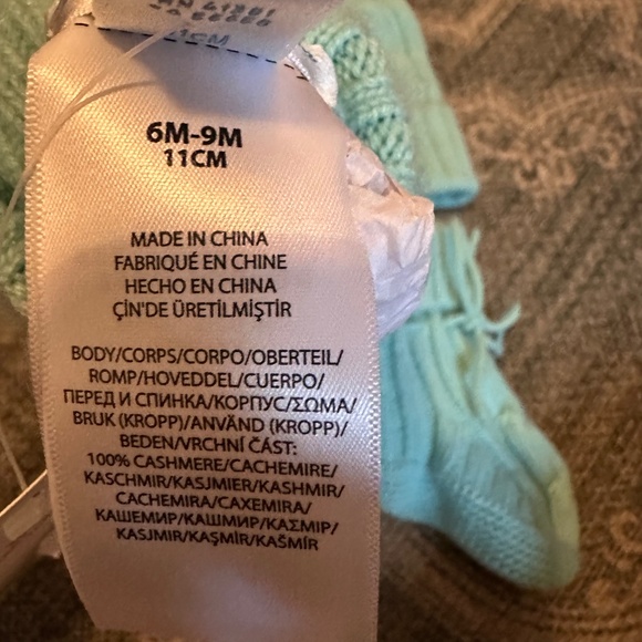 Ralph Lauren Baby Hat and Booties - Cashmere - Picture 3 of 3